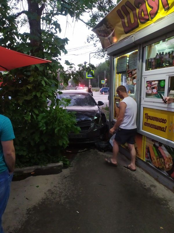 Шаурма стрит черновицкая. Шаурма на победе рязань. Шаурма стрит черновицкая. Шаурма рязань. Лаваш кинг.