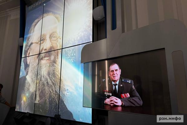 В музее Рязани ко Дню космонавтики открыли выставку, подготовленную с помощью ИИ