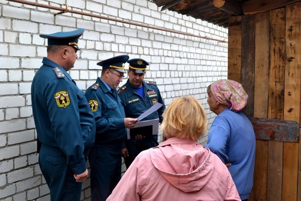 Жительница Канищева пожаловалась в администрацию президента на нарушающих правила пожарной безопасности соседей Жительница Канищева пожаловалась в администрацию президента на нарушающих правила пожарной безопасности соседей