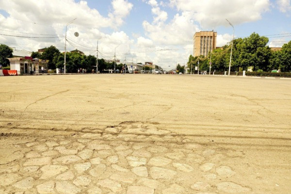 Ко дню города на площади Ленина выложат брусчатку