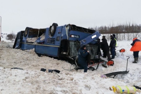 В ДТП с автобусом в Калужской области погибли четверо взрослых и трое детей