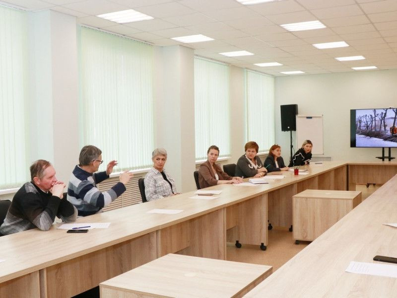 В Рязани обсудили вопросы кронирования и обрезки деревьев В Рязани обсудили вопросы кронирования и обрезки деревьев