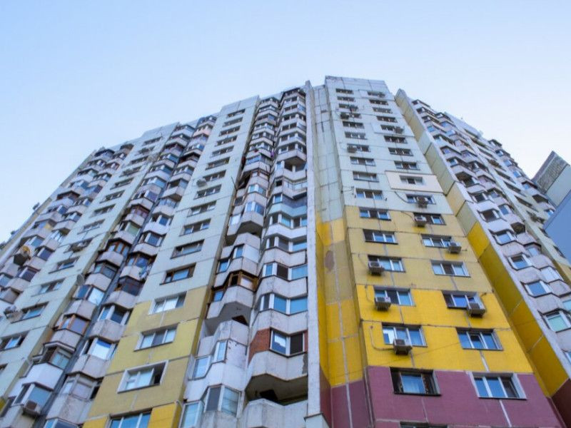 В Новосибирске 10-летняя девочка выпала из окна 17 этажа В Новосибирске 10-летняя девочка выпала из окна 17 этажа