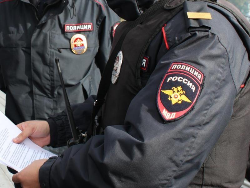 Мигранты с фейковыми документами пытались оформить в Рязани банковские карты Мигранты с фейковыми документами пытались оформить в Рязани банковские карты