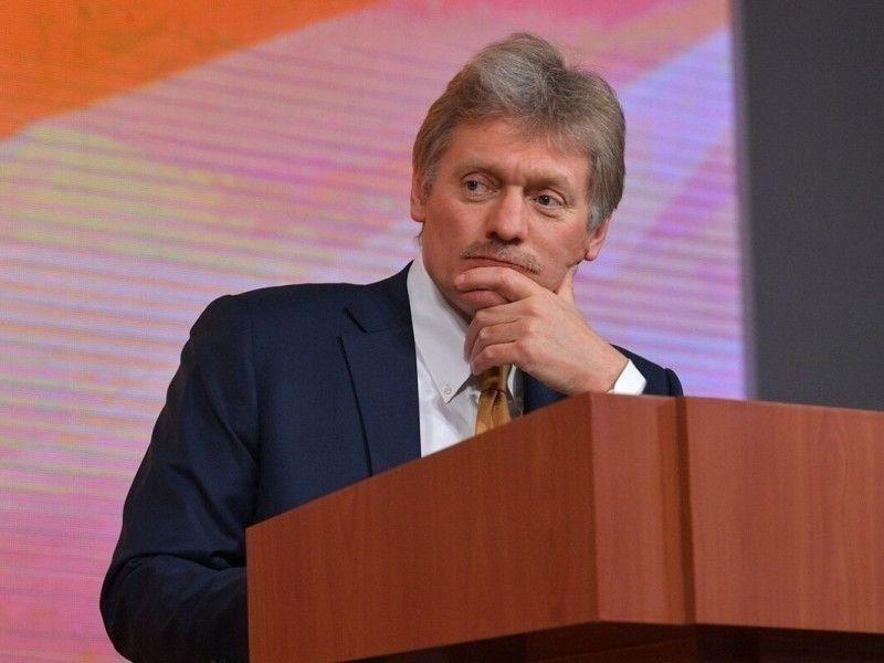 В Кремле отреагировали на угрозы Зеленского об ударе по параду в Москве