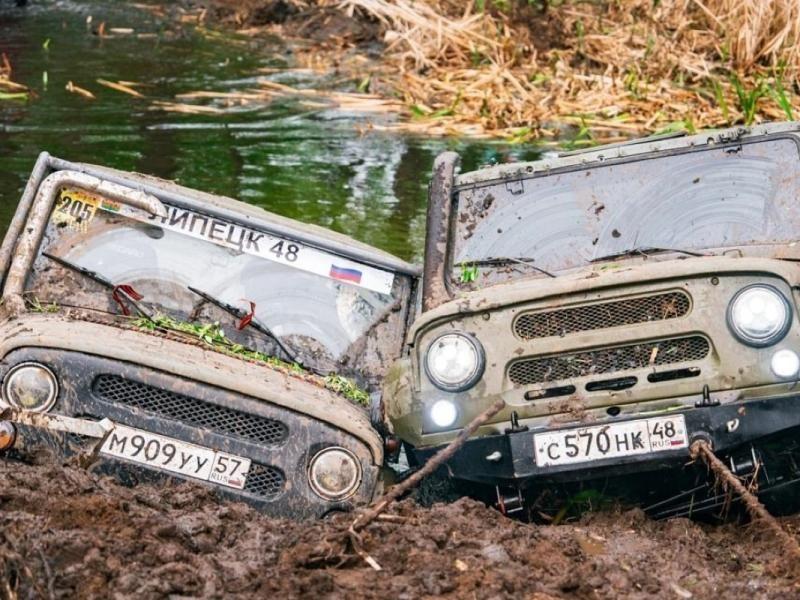 В Рязанской области прошли гонки на внедорожниках В Рязанской области прошли гонки на внедорожниках