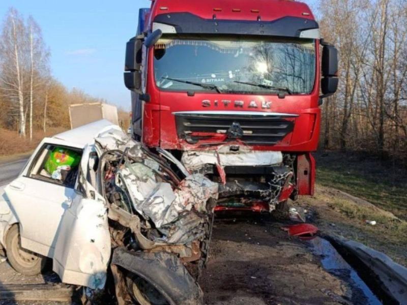 В Рязанской области снова ищут очевидцев ДТП, в котором погибли трое В Рязанской области снова ищут очевидцев ДТП, в котором погибли трое