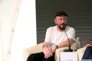 Артемий Лебедев стал отцом в 11-й раз