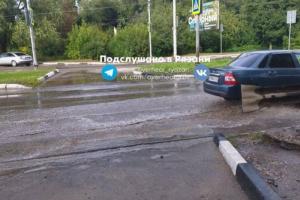 Рязанцы пожаловались на состояние пешеходного перехода у остановки ДЕПО 3
