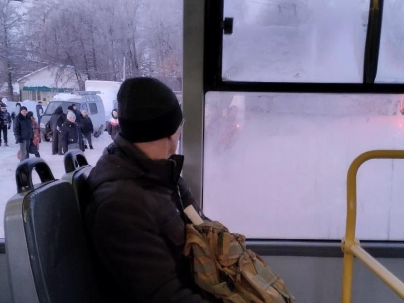 В мэрии высказались об автобусе, курсирующем по Рязани с разбитым окном