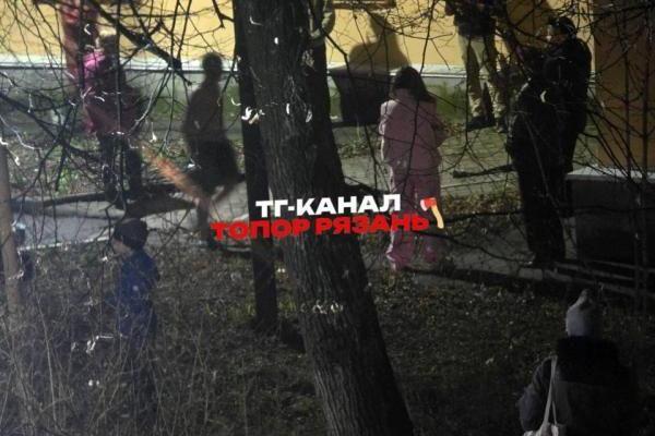 В Рязани на улице Маяковского заметили экстренные службы