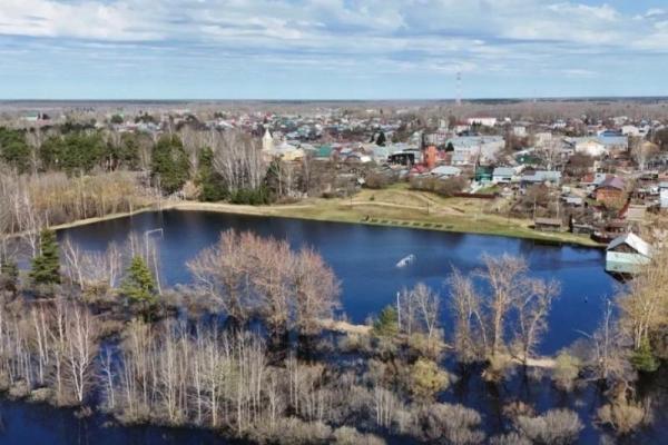 Затопленный стадион «Спартак» в Рязанской области сняли с высоты птичьего полета