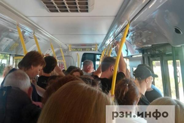 Рязанцы снова сообщили о духоте в автобусе, инструктаж от мэрии не подействовал