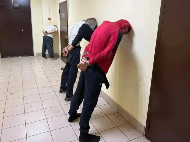 В Рязани задержали группу гастролеров, укравших 100 тысяч из офиса предприятия