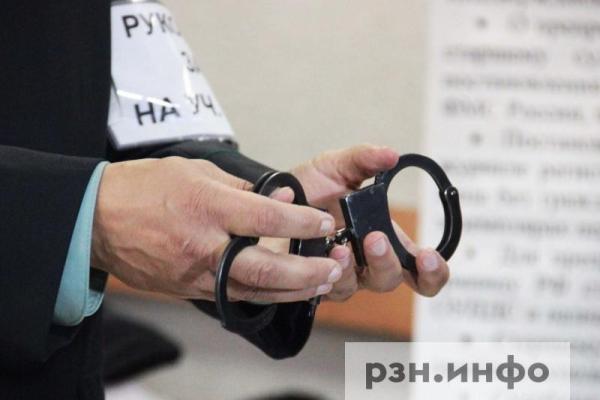 В Рязанской области задержали за кражу рецидивиста, прятавшегося в шалаше в лесу