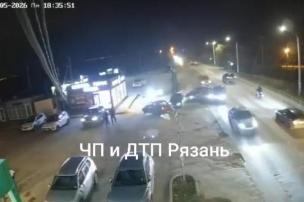 Массовое ДТП засняли в Рязанской области, виновник скрылся