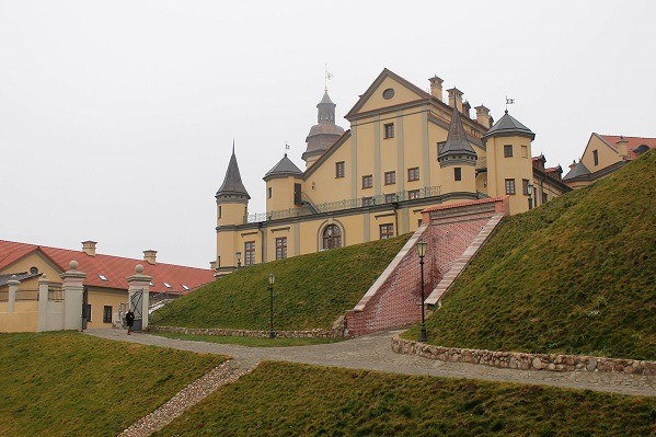 Привидения Мира и Несвижа. Рязанцы посетили два всемирно известных замка Беларуси