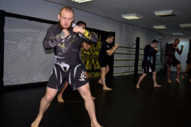 «Да выиграю». Как рязанский боец готовится к схватке со Снеговиком