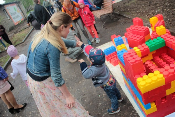 Праздник в загородной школе будущего