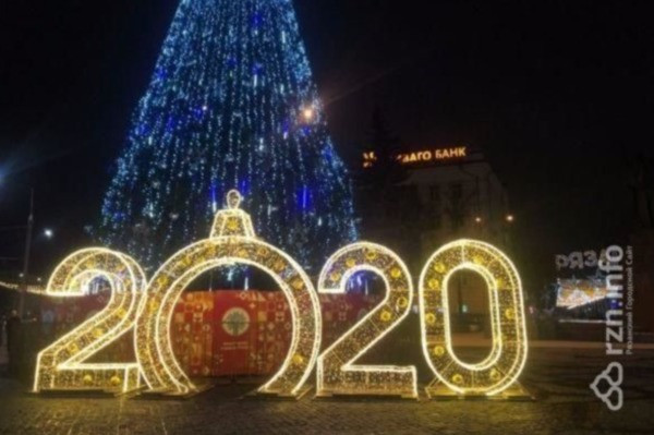 У соседа ель зеленей? РЗН.инфо публикует обзор главных новогодних елок в российских городах