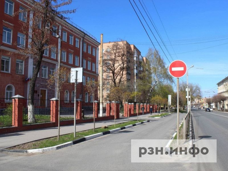 В Рязани по-новому оборудуют подъезды к школам: безопасно для детей, удобно для родителей