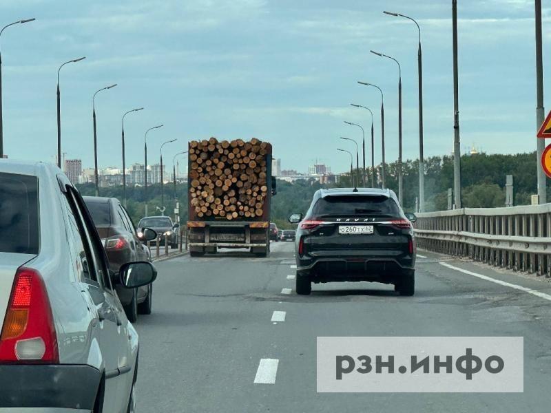 Как большегрузы и власти в Рязани приближают разрушение Солотчинского моста
