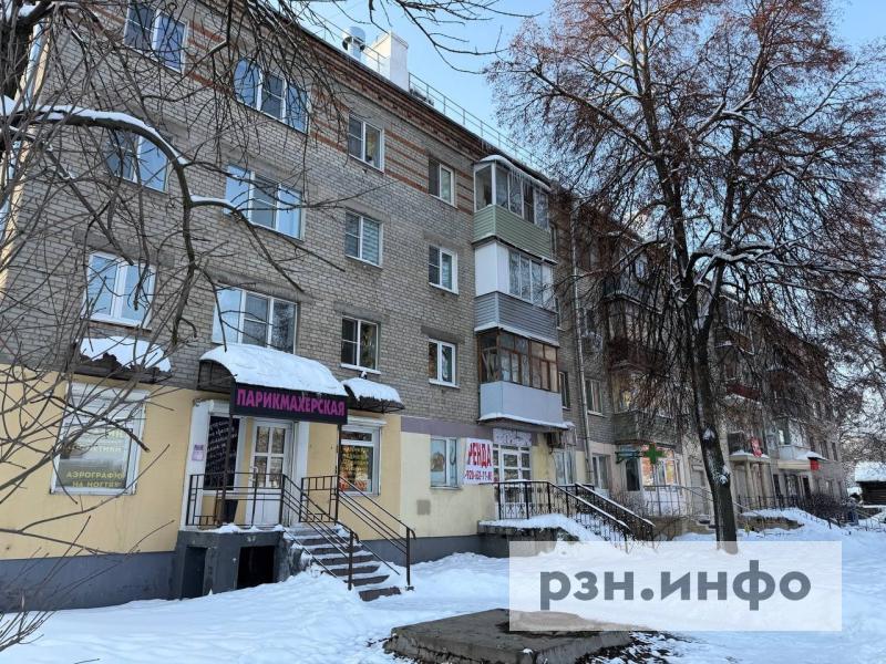 Вонь, холод и риск замыкания. Жители многострадальной четырехэтажки в Рязани столкнулись с новой проблемой